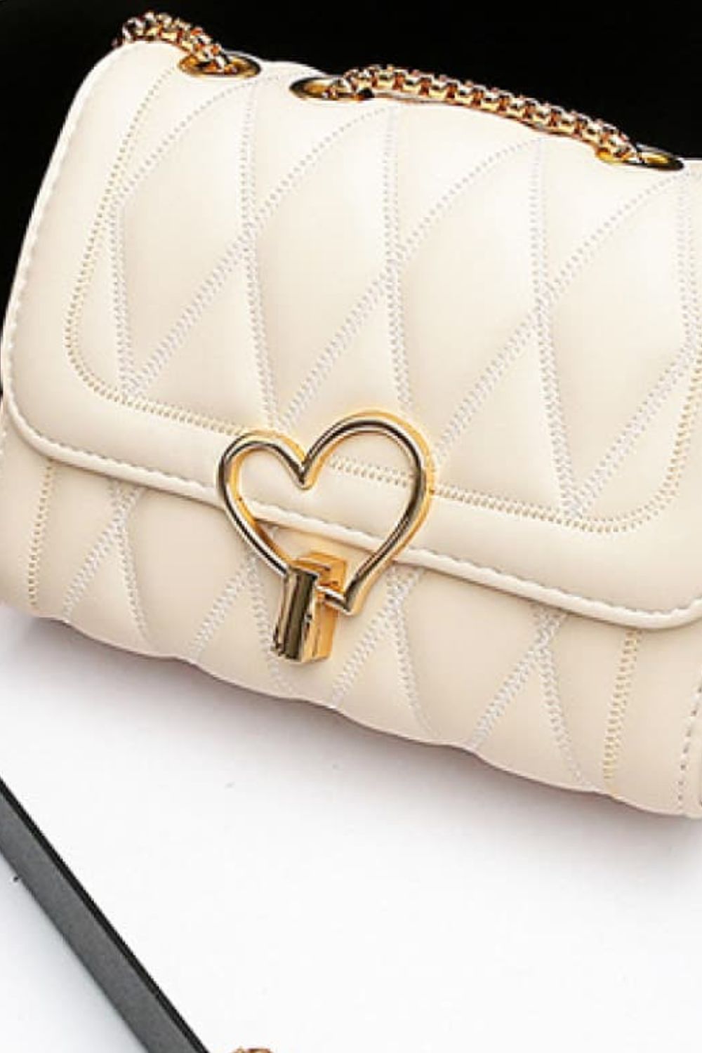 Pretty Heart Buckle PU Leather Crossbody Bag